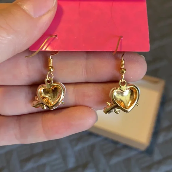 Betsey Johnson : Heart Earrings - Picture 3 of 4